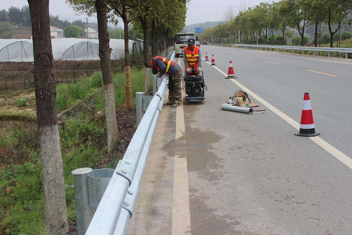 公路波形护栏平时应该怎么维护呢？